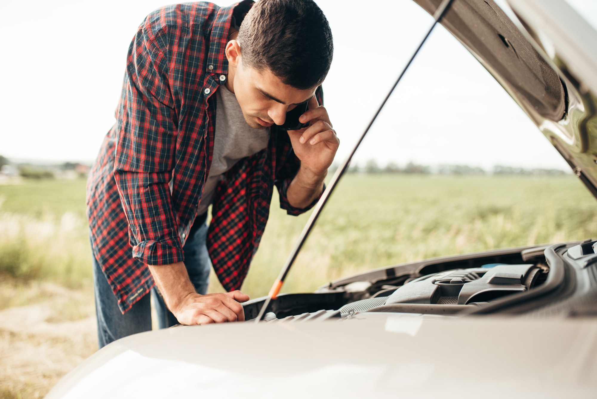 Man calls to service, trouble with vehicle